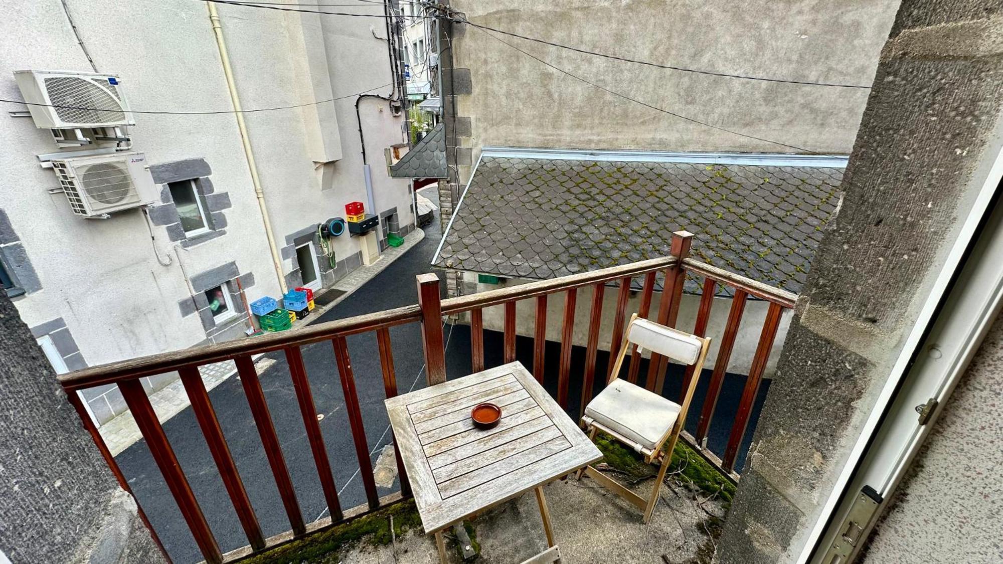 Montlosier Apartment
